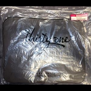 Thirty One Savvy Sleeve in City Charcoal Pebble